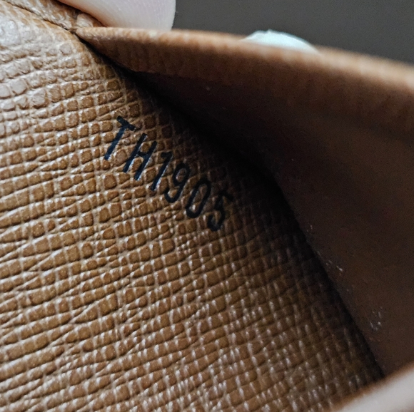 ❣️Louis Vuitton Monogram Card Case❣️ - Picture 14 of 15